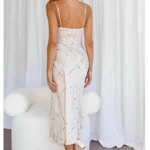 Super cute, never worn midi dress.